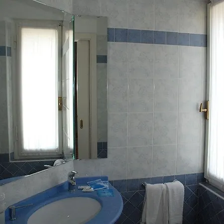Отель Ambra 3*
