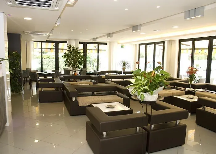 Ambra فندق تْشيزيناتيكو